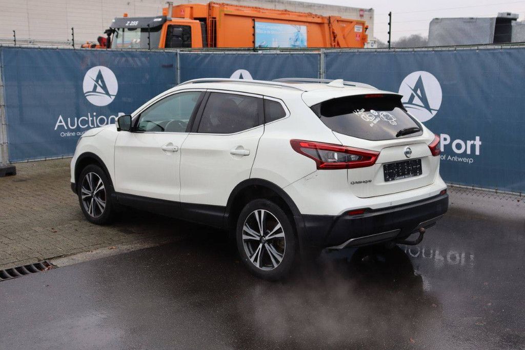 SUV Nissan Qashqai Petrol 115hp 2018 (Margin)