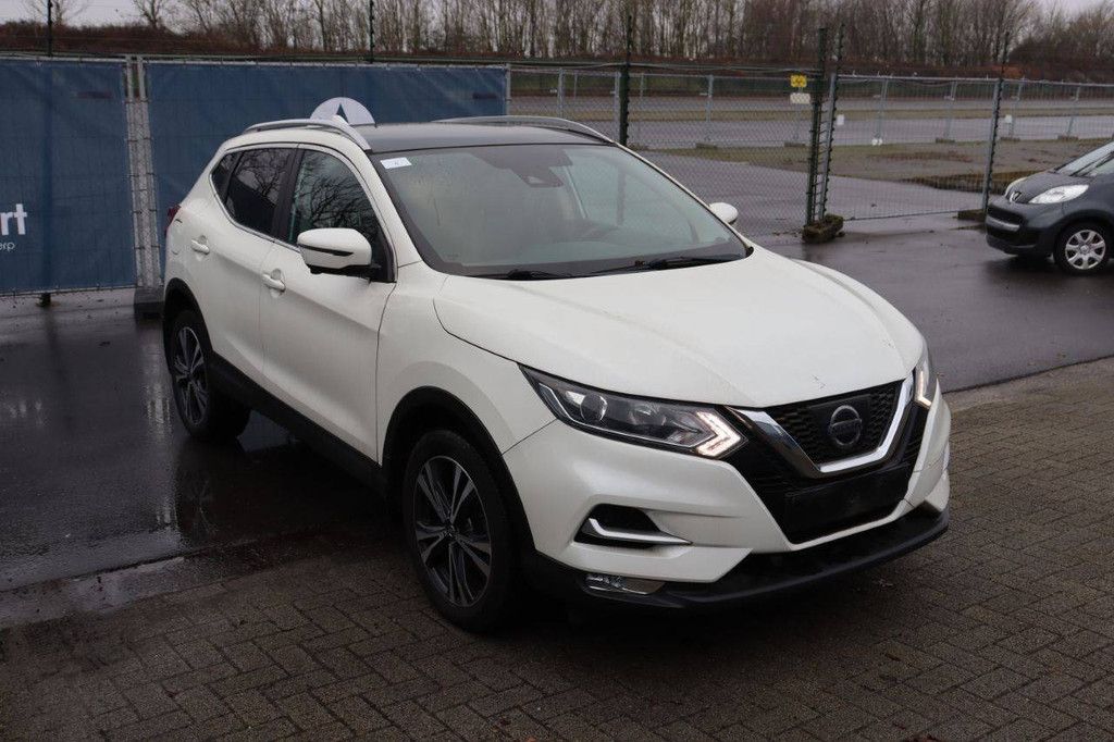 SUV Nissan Qashqai Petrol 115hp 2018 (Margin)