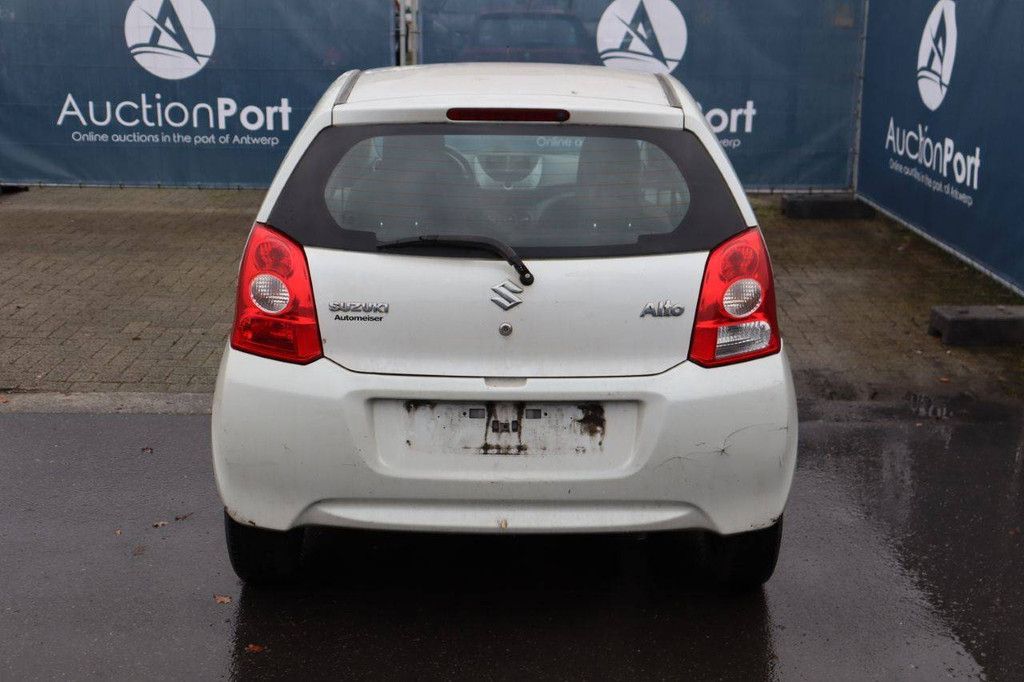 Pkw Suzuki Alto Benzin 68 PS 2011 (Margin)