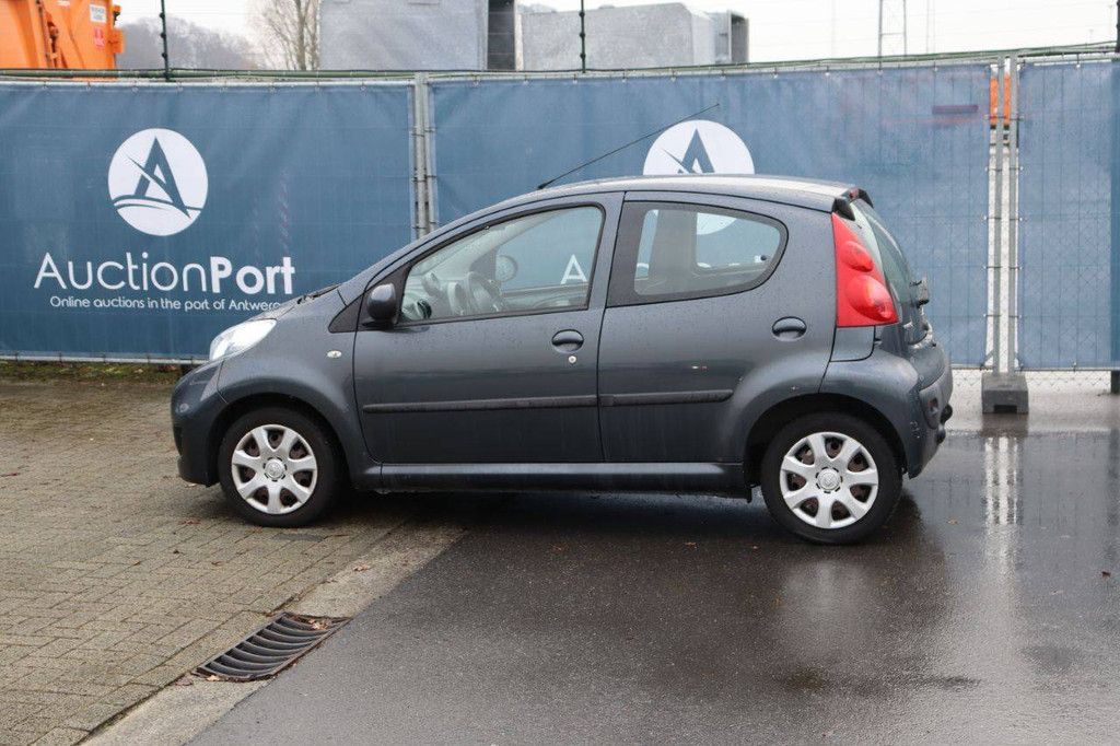 Passenger car Peugeot 107 Diesel 54 hp 2010 (Margin)