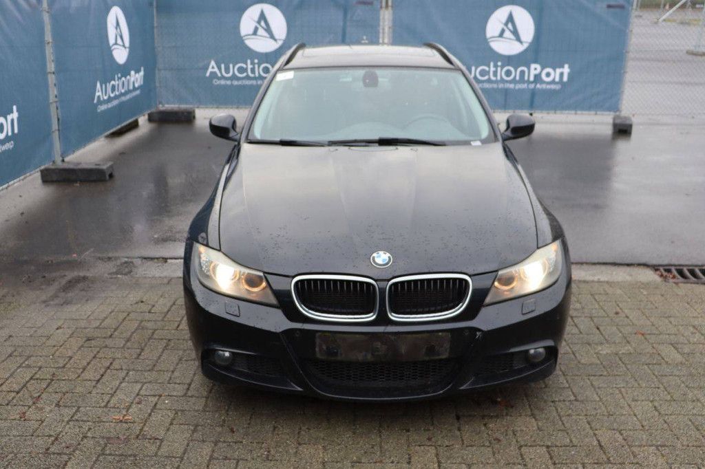 Pkw BMW 318 Touring Diesel 143 PS 2012 (Margin)
