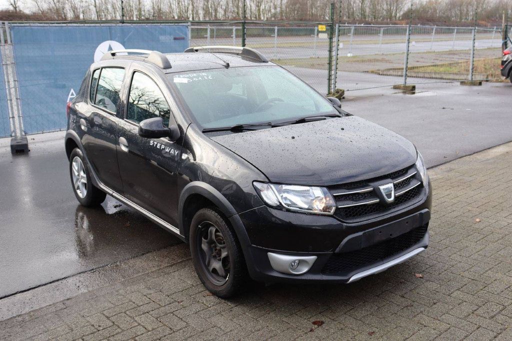 Pkw Dacia Sandero Benzin 90 PS 2015 (Marge)