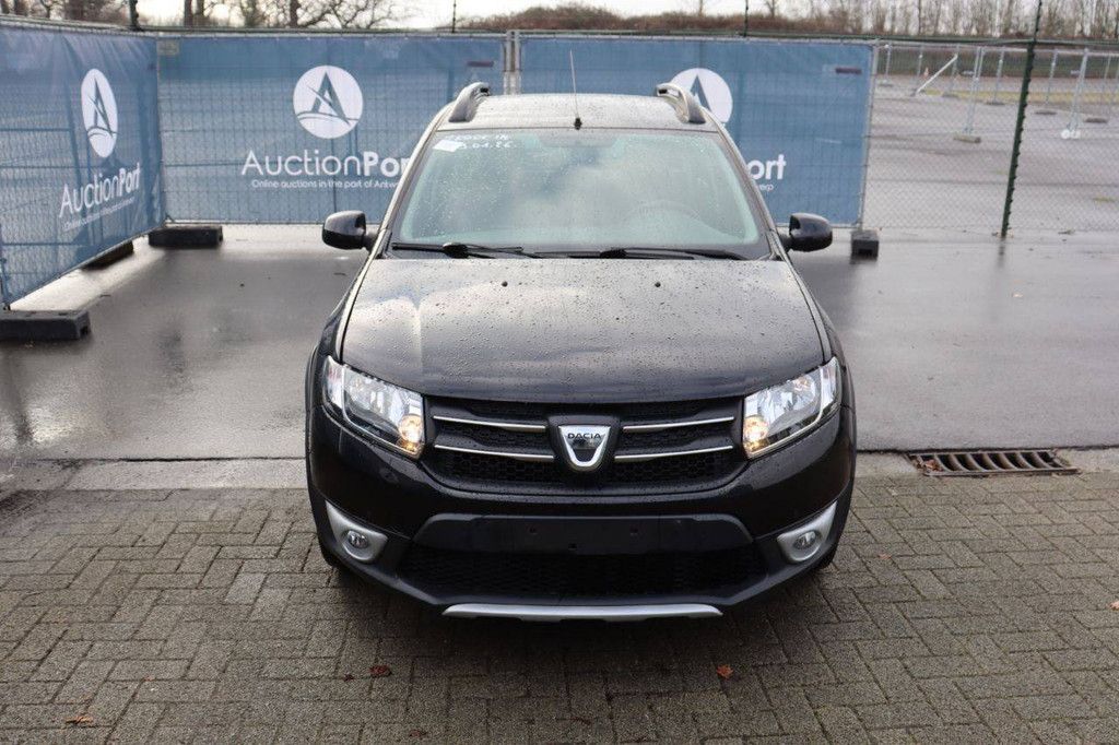 Pkw Dacia Sandero Benzin 90 PS 2015 (Marge)