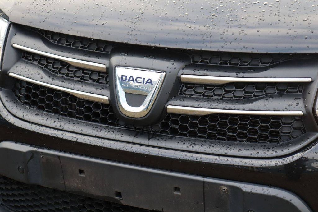 Pkw Dacia Sandero Benzin 90 PS 2015 (Marge)