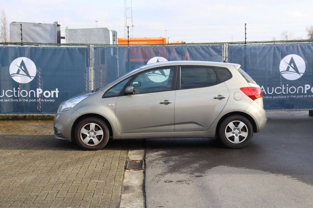 Passenger car Kia Venga Petrol 90 hp 2015 (Margin)