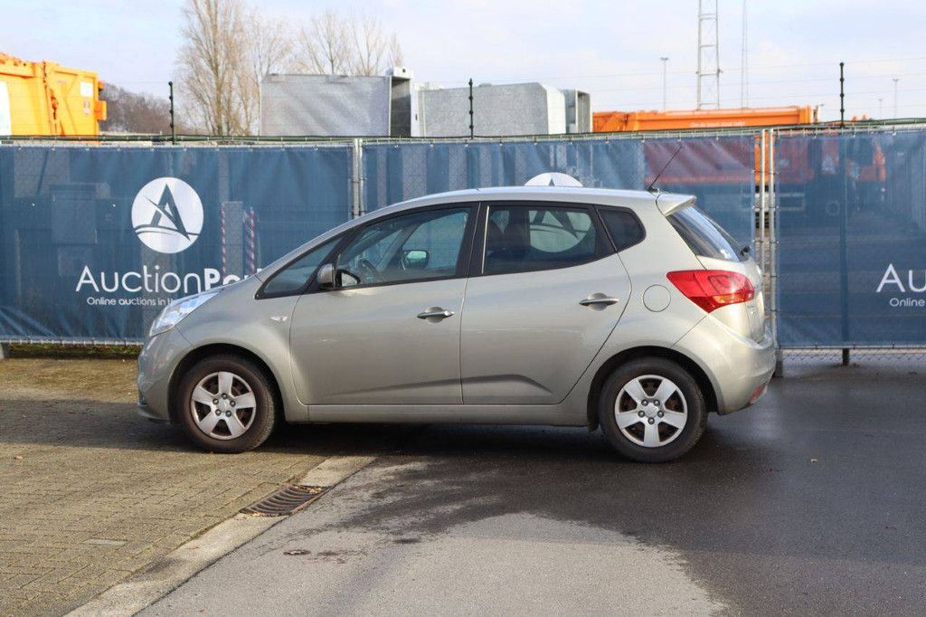 Passenger car Kia Venga Petrol 90 hp 2015 (Margin)