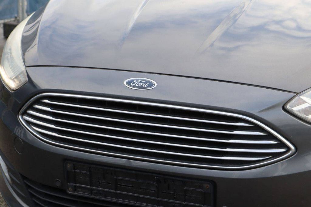 Pkw Ford C-Max Benzin 125 PS 2015 (Marge)