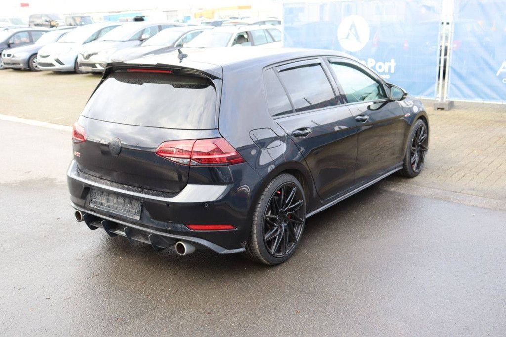Pkw Volkswagen Golf GTI Benzin 245 PS 2018 (Marge)