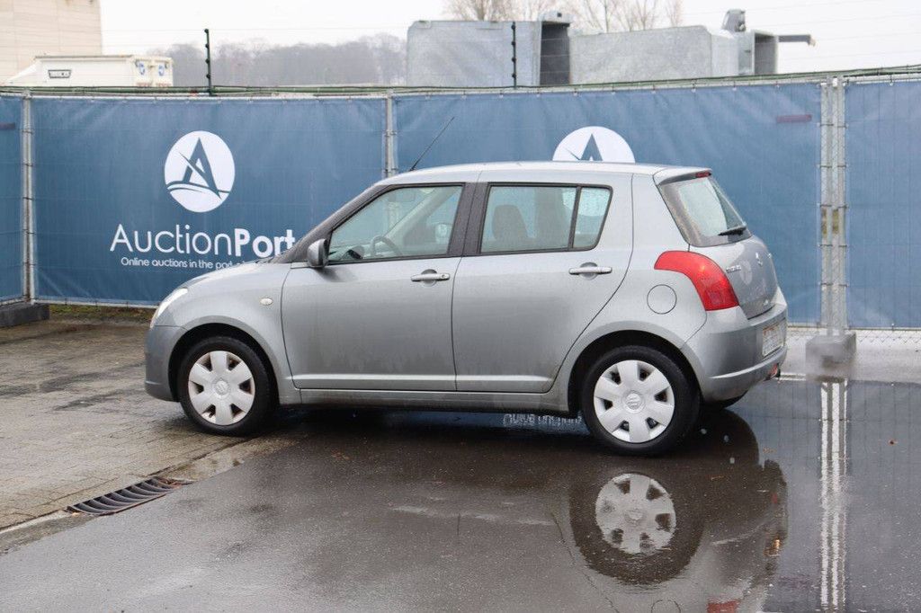 Pkw Suzuki Swift Benzin 92 PS 2005 (Margin)