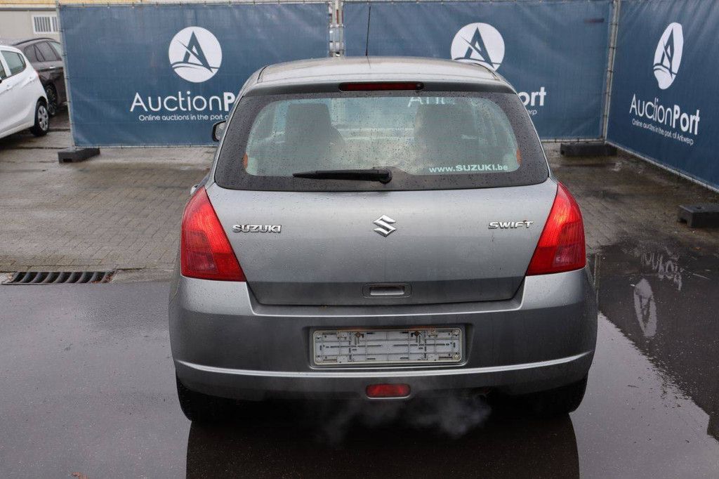 Pkw Suzuki Swift Benzin 92 PS 2005 (Margin)