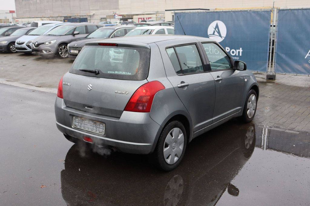 Pkw Suzuki Swift Benzin 92 PS 2005 (Margin)