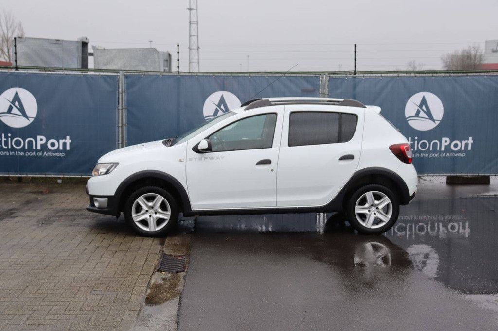 SUV Dacia Sandero Petrol 90hp 2016 (Margin)