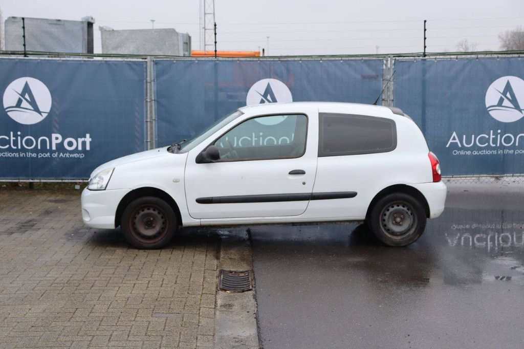 Passenger car Renault Clio Petrol 59 hp 2009 (Margin)