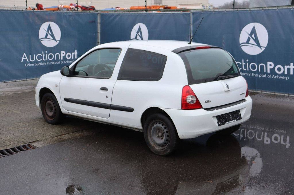 Passenger car Renault Clio Petrol 59 hp 2009 (Margin)