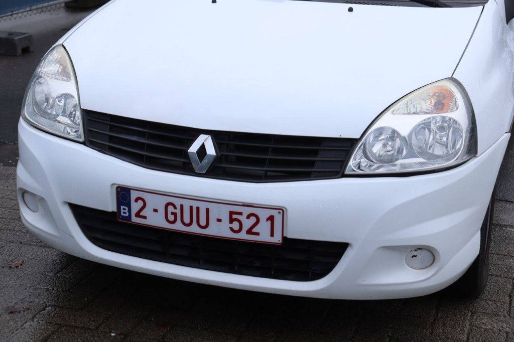 Passenger car Renault Clio Petrol 59 hp 2009 (Margin)