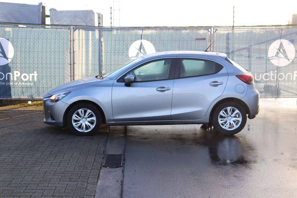 Pkw Mazda 2 Benzin 90 PS 2015 (Marge)