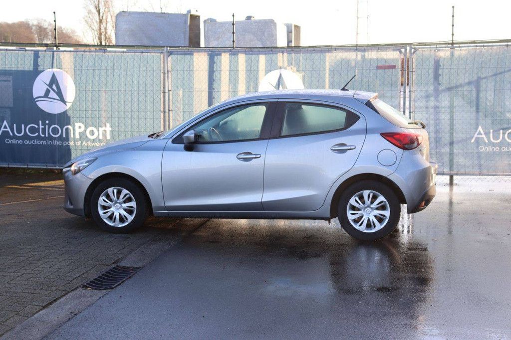 Pkw Mazda 2 Benzin 90 PS 2015 (Marge)
