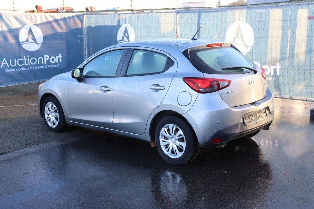 Pkw Mazda 2 Benzin 90 PS 2015 (Marge)