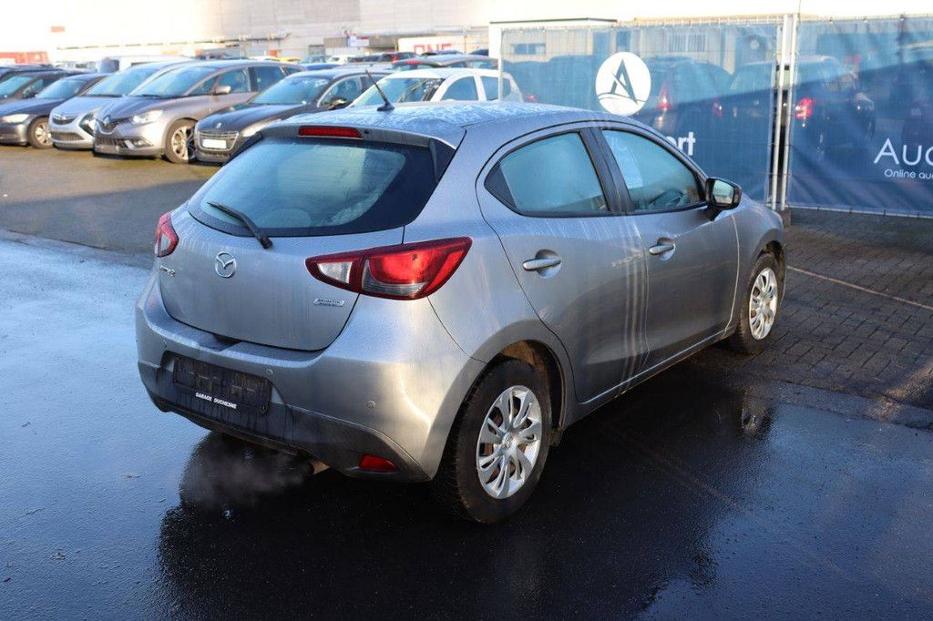 Pkw Mazda 2 Benzin 90 PS 2015 (Marge)