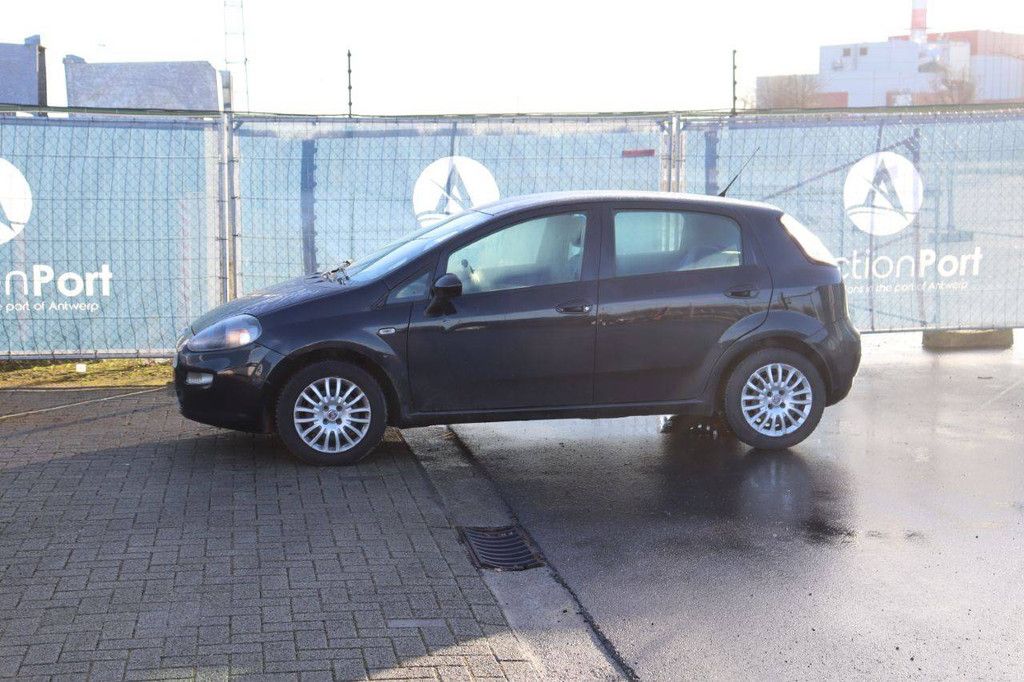 Pkw Fiat Punto Benzin 69 PS 2013 (Marge)