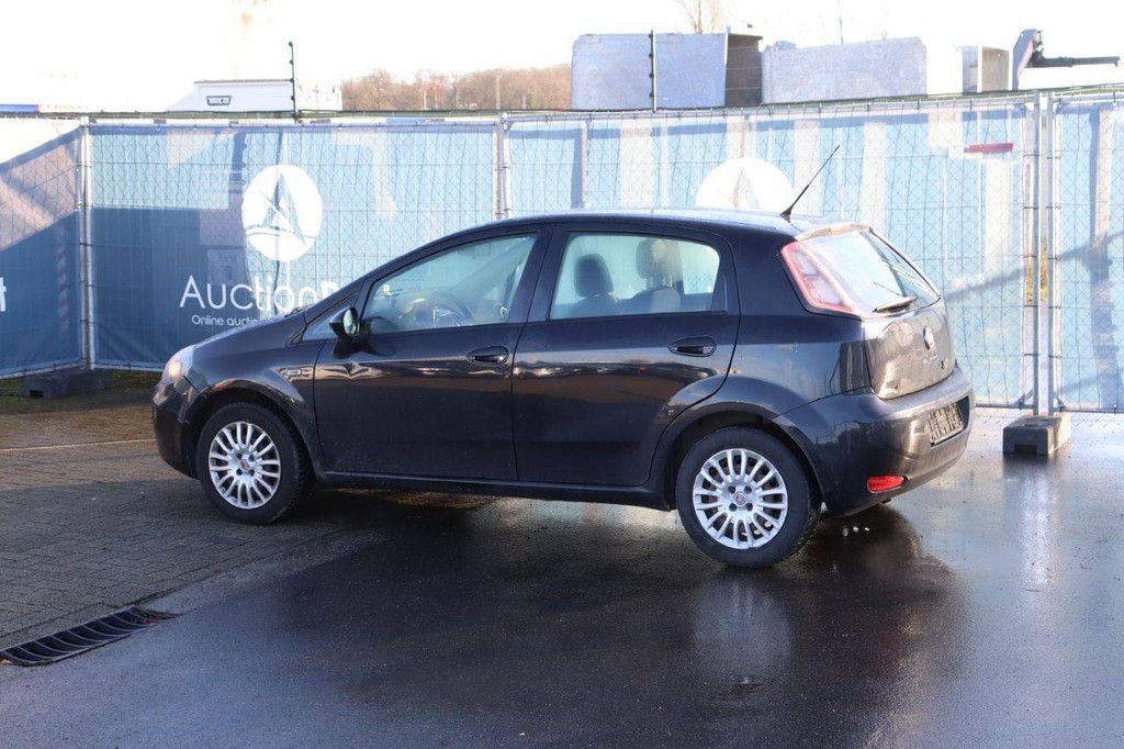 Pkw Fiat Punto Benzin 69 PS 2013 (Marge)