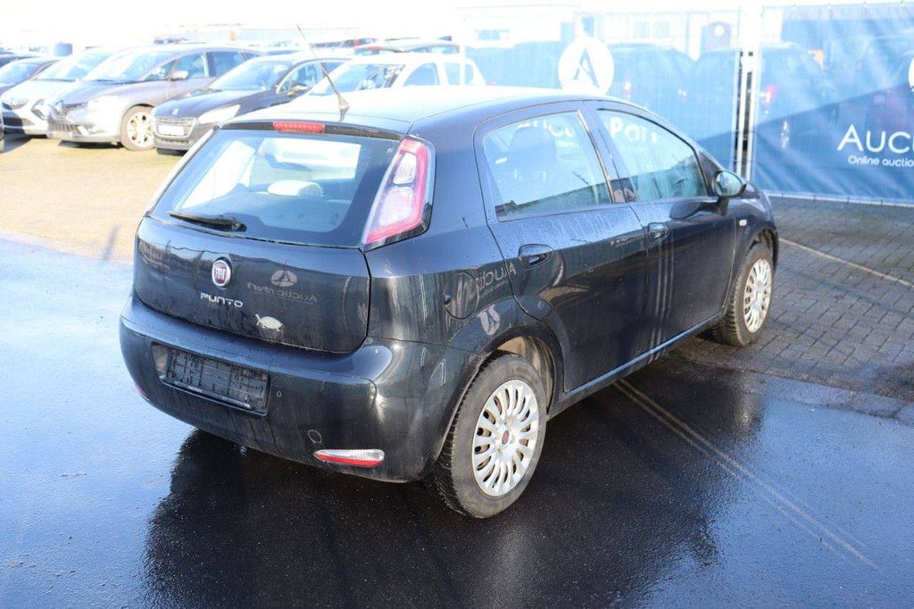 Pkw Fiat Punto Benzin 69 PS 2013 (Marge)