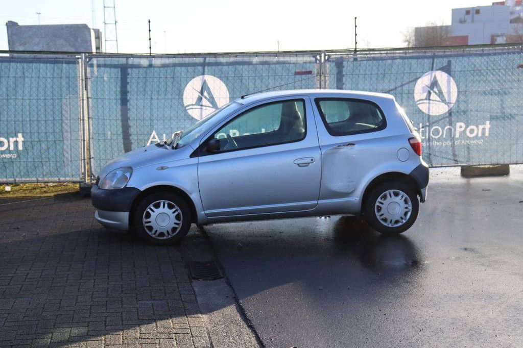 Pkw Toyota Yaris Benzin 65 PS 2002 (Margin)