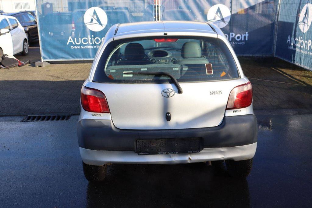 Pkw Toyota Yaris Benzin 65 PS 2002 (Margin)