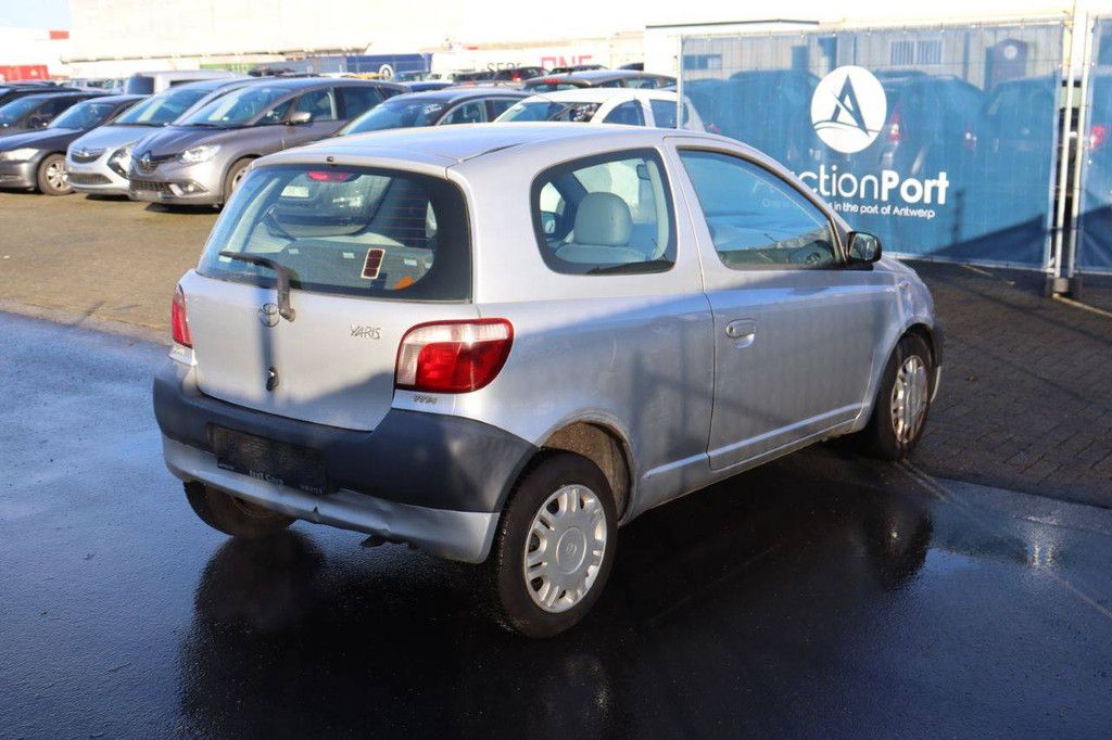 Pkw Toyota Yaris Benzin 65 PS 2002 (Margin)