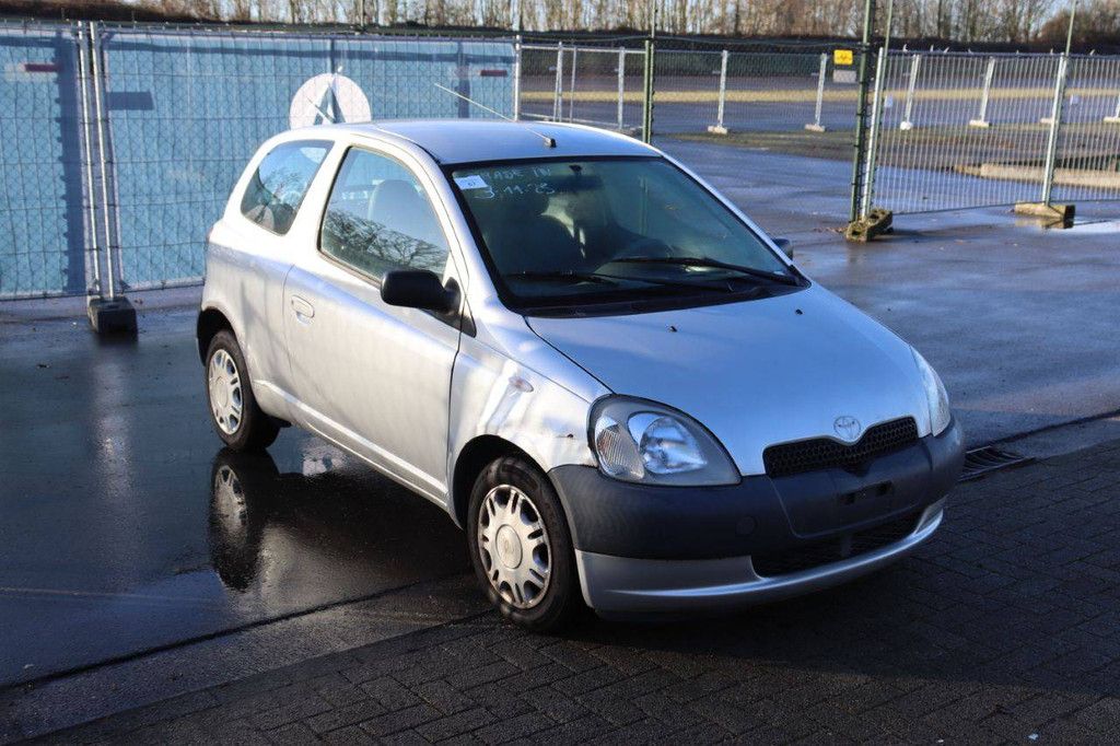 Pkw Toyota Yaris Benzin 65 PS 2002 (Margin)