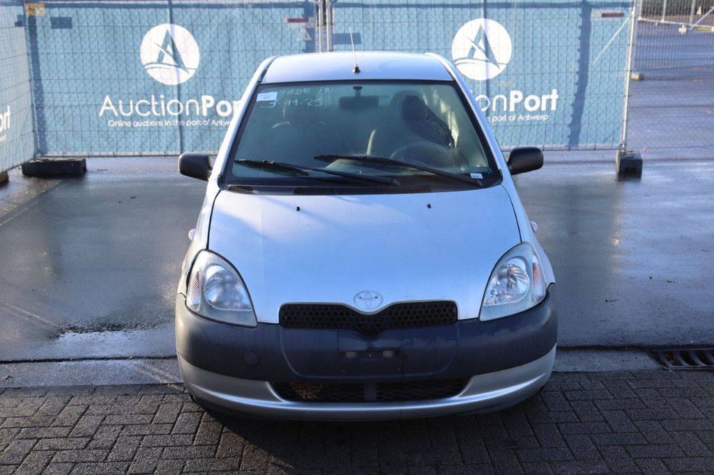 Pkw Toyota Yaris Benzin 65 PS 2002 (Margin)