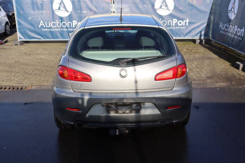 Passenger car Alfa Romeo 147 Diesel 120hp 2006 (Margin)