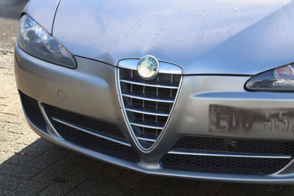 Passenger car Alfa Romeo 147 Diesel 120hp 2006 (Margin)