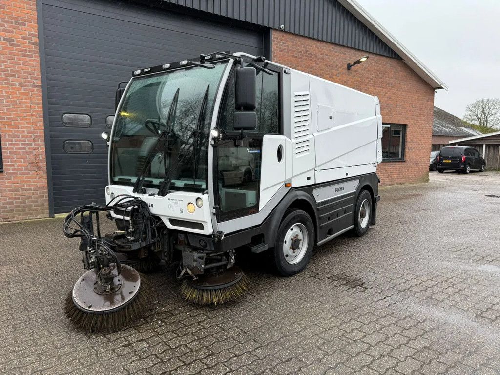 Bucher Citycat 5006 XL 3 extra Borstels NL Machine