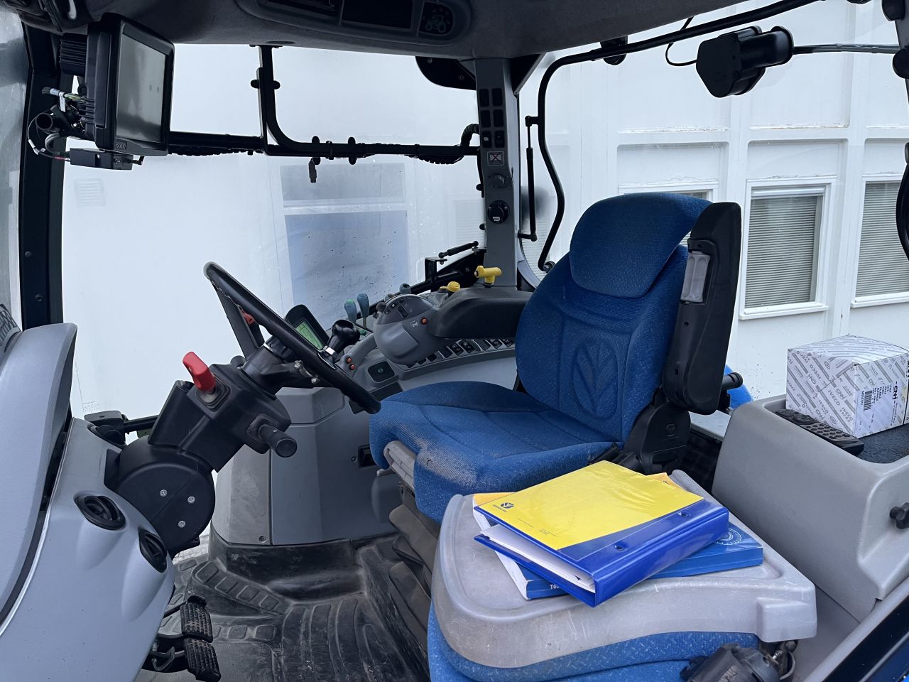 NEW HOLLAND T 6040 Elite
