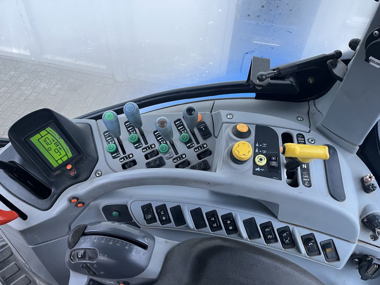 NEW HOLLAND T 6040 Elite