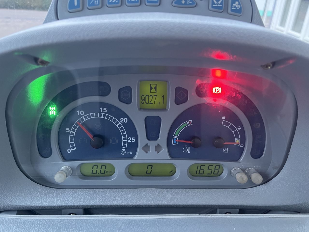 NEW HOLLAND T 6040 Elite