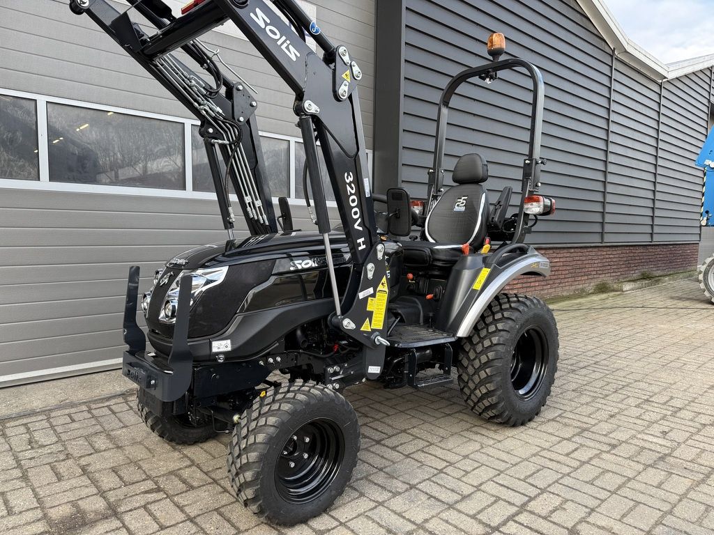 Solis 26 HST BLACK EDITION minitractor NIEUW met frontlader