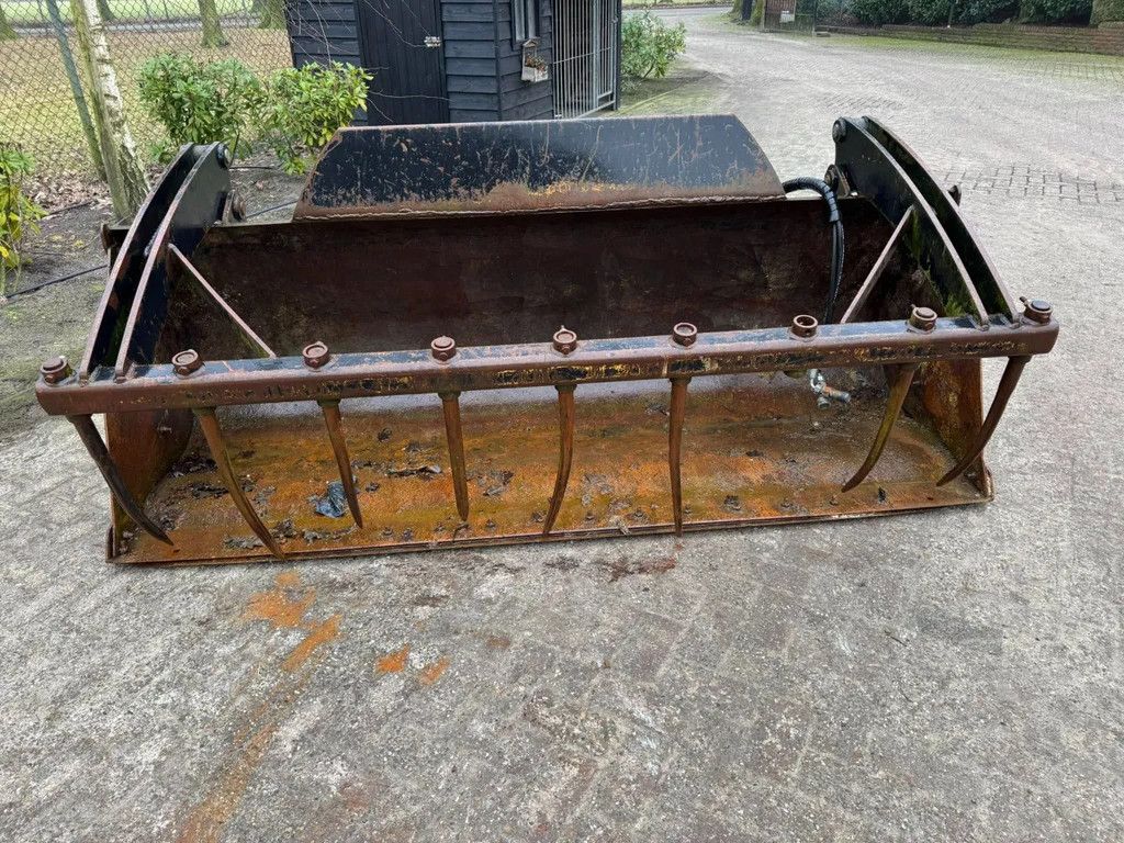 Manitou Pelikaanbak Manitou 2.4meter