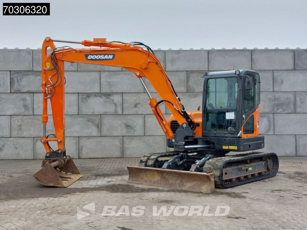 Doosan DX85 R-3 A/C - 3 Buckets
