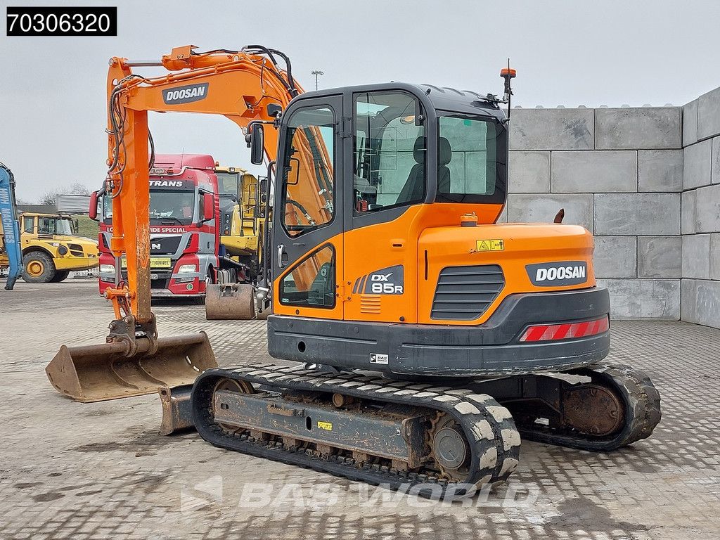 Doosan DX85 R-3 A/C - 3 Buckets