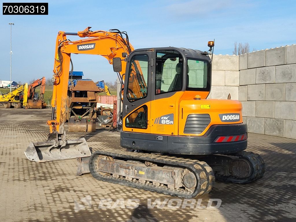 Doosan DX85 R-3 A/C - 3 Buckets
