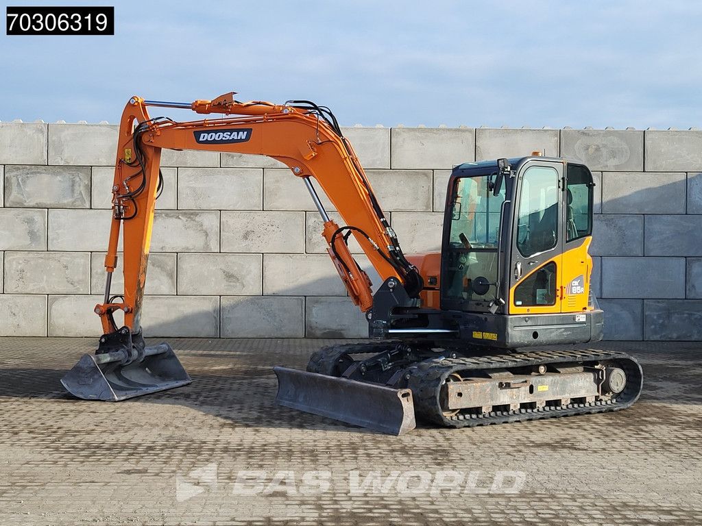 Doosan DX85 R-3 A/C - 3 Buckets