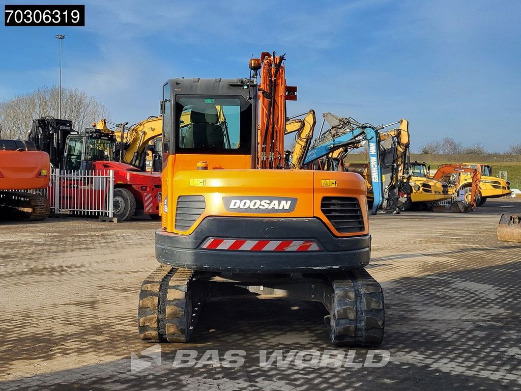 Doosan DX85 R-3 A/C - 3 Buckets
