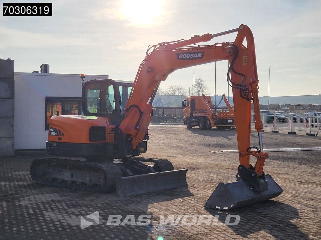 Doosan DX85 R-3 A/C - 3 Buckets