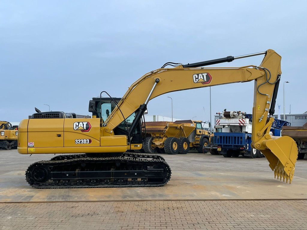 Caterpillar 323D3