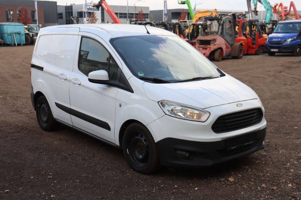 Ford Transit Courier Diesel 123hp Van