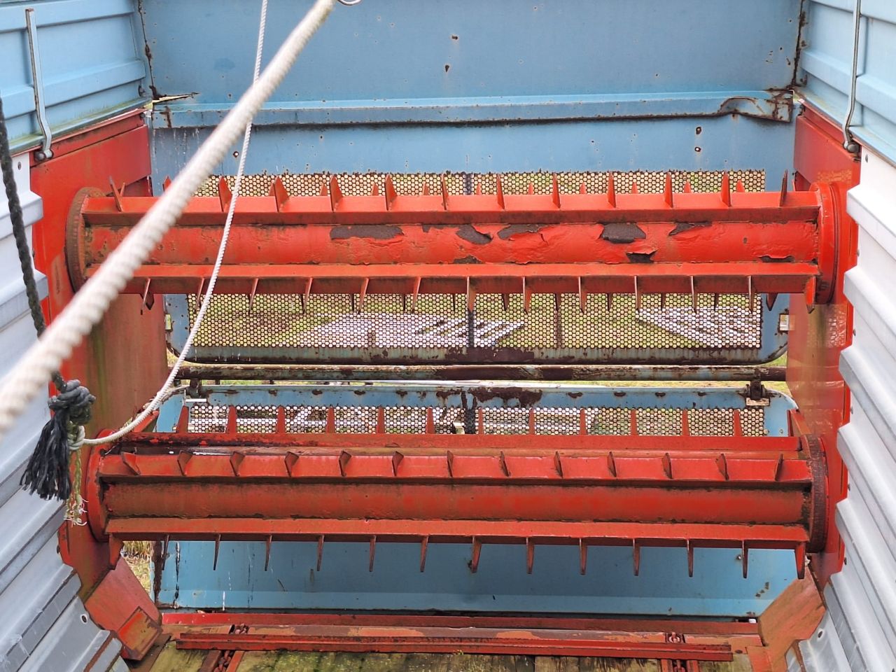 Te koop Mengele Doseerwalsen en afvoerband