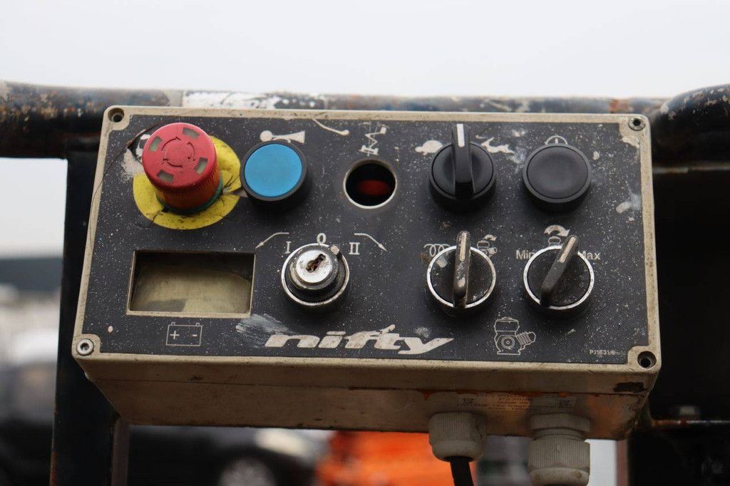 Articulating boom lift Nifty HR12 NCE Diesel 12.2m 2012