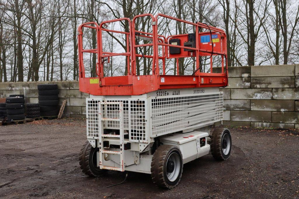 Scissor lift JLG M3369 Electric+Diesel 12m 2013